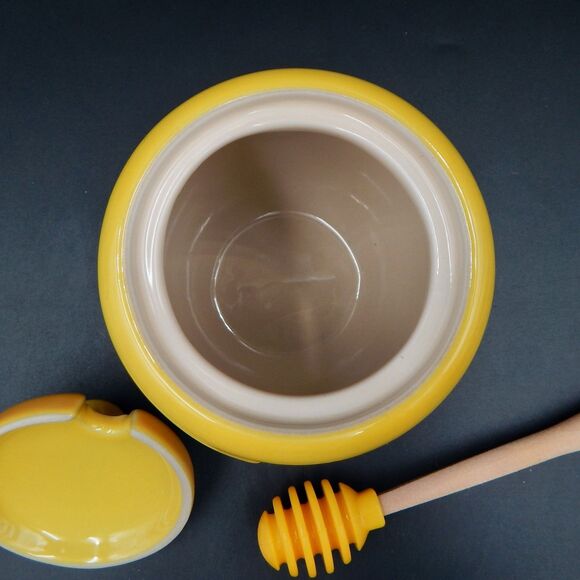 Le Creuset Honey Pot Dijon Yellow w/Lid Silicone Dipper Set Stoneware Bee Lidded - Picture 3 of 8